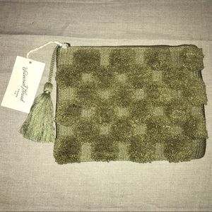 UNIVERSAL THREAD by TARGET Olive Clutch Bag. NWT